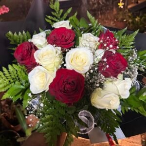 Bouquet de roses rouges et blanches